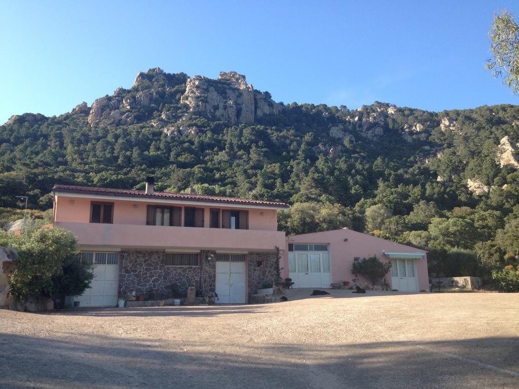 Agriturismo Monte Pino Telti Екстериор снимка
